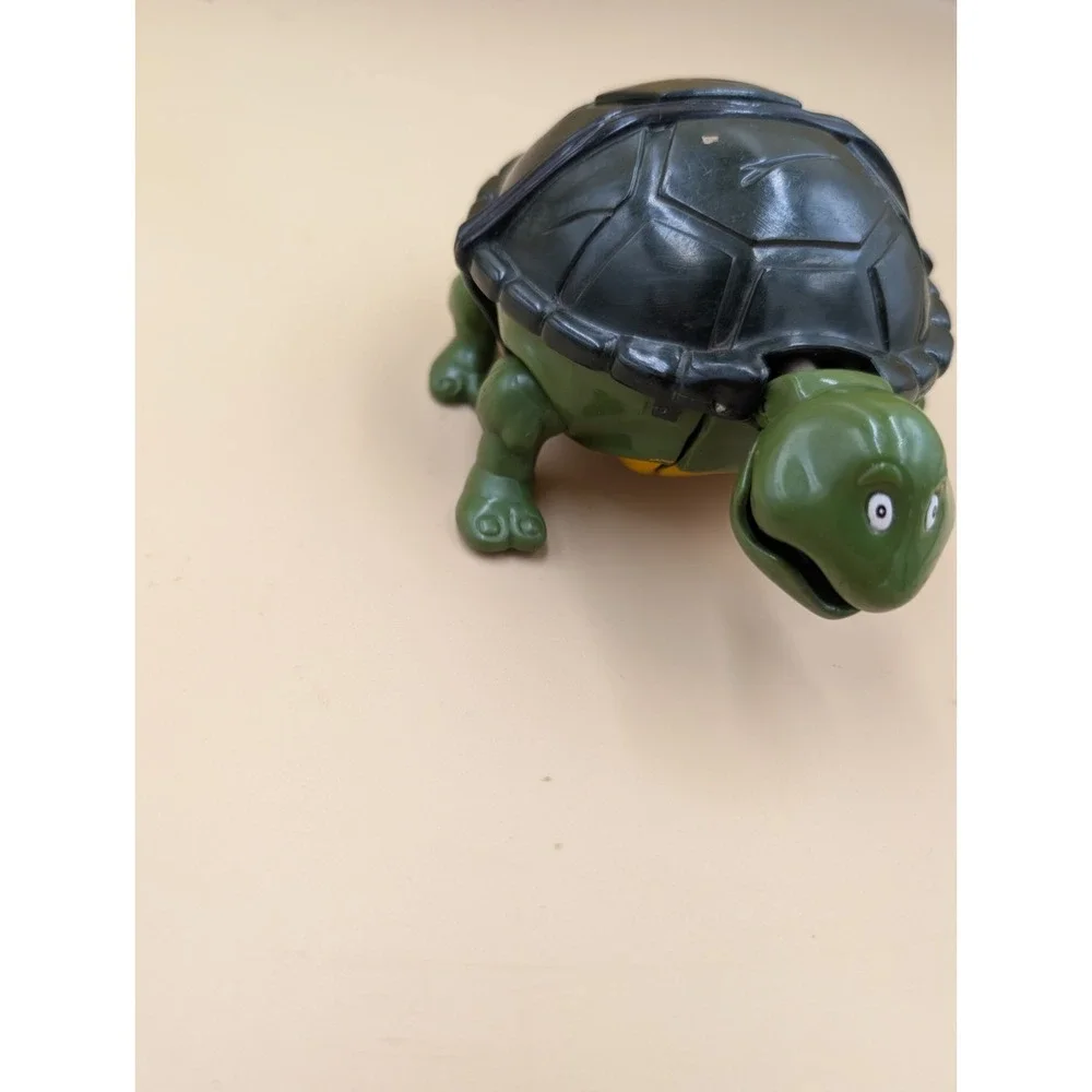 1994 Teenage Mutant Ninja Turtles Playmates Mini Mutants Leonardo Sewer Lair